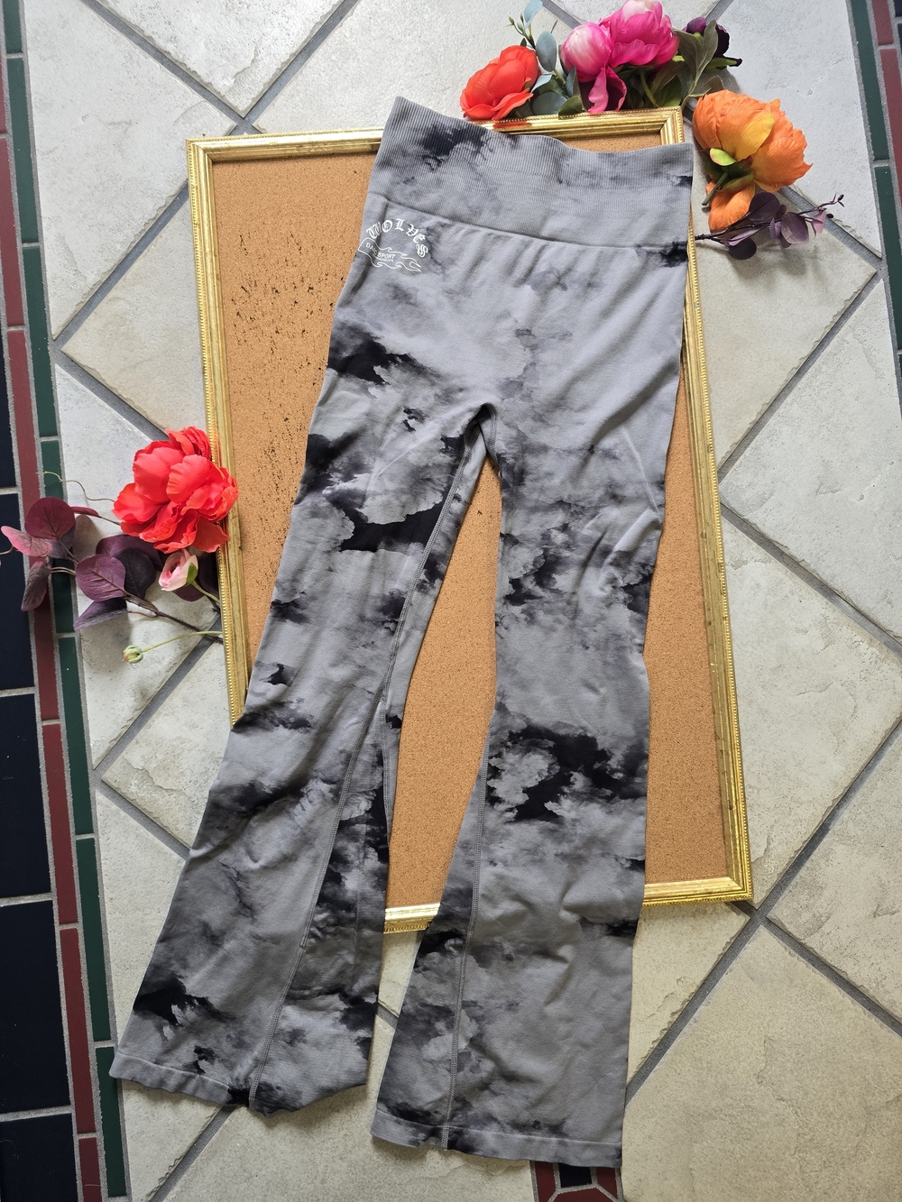 Darc Sport Seamless Flare Leggings In "Gracie Grey"